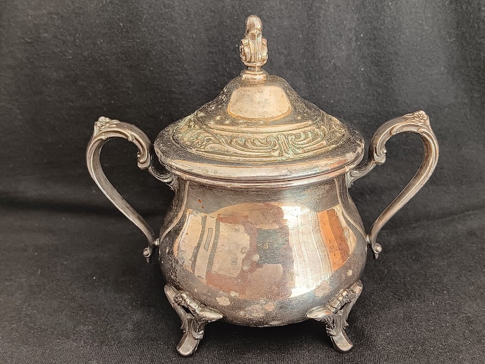 Vintage WM ROGERS Silver Plated Double Handle Sugar Bowl with Lid