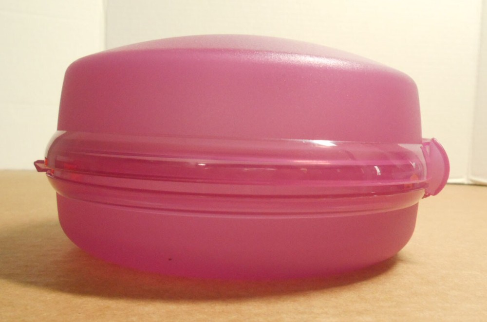 Tupperware 4440A Purple Bagel Keeper Container Y12