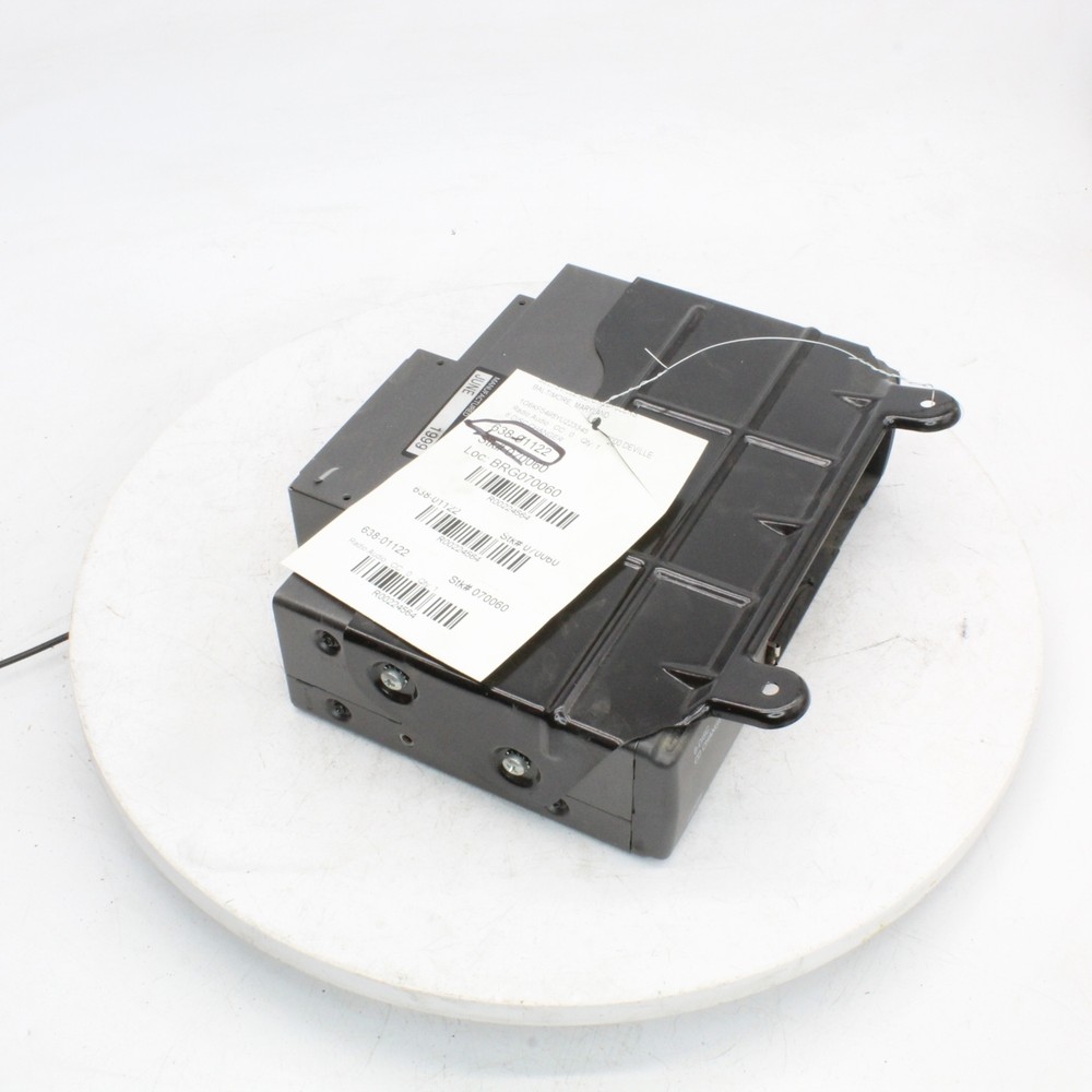 2000 Cadillac Deville 6-Disc CD Changer Part Number - 638-01122