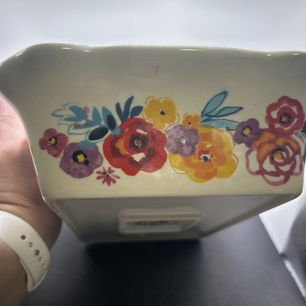 The Pioneer Woman Rectangular Ruffle Top Ceramic Bakeware