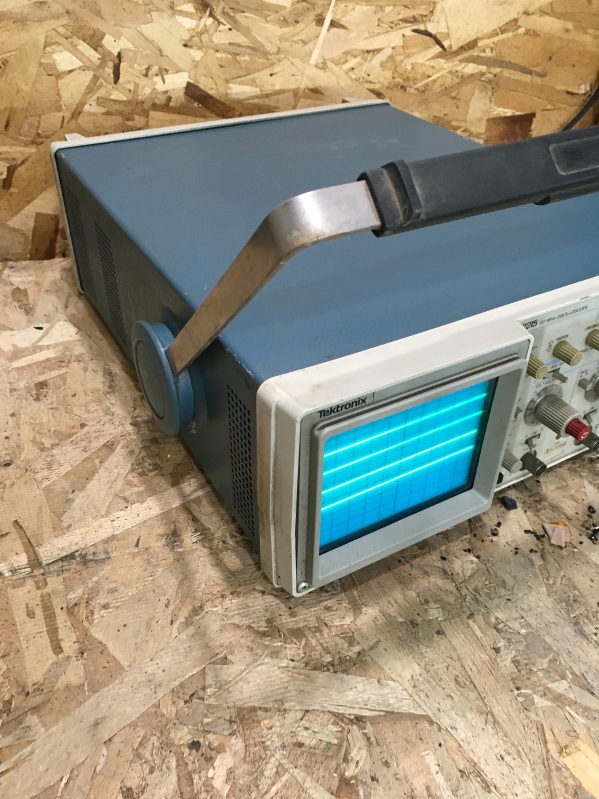 Tektronix 2215 60MHz Analog 2 Channel Oscilloscope Power Tested Only AS IS RS