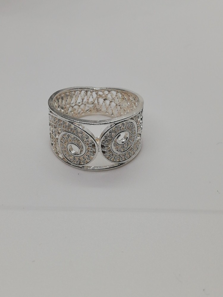 . 970 Solid Silver Women's Ring Size 8 Filigree New.