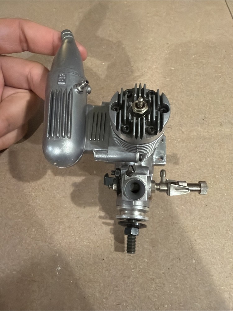 BRAT 28 RC ENGINE WITH MUFFLER