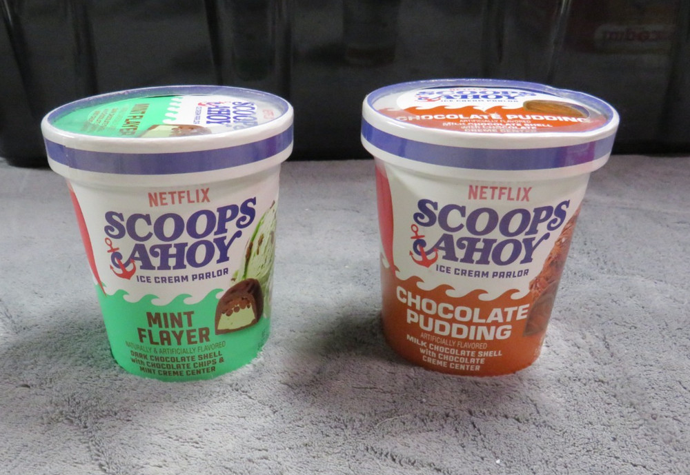 Stranger Things X Frankford - Scoops Ahoy Mint Flayer & Chocolate Pudding Candy
