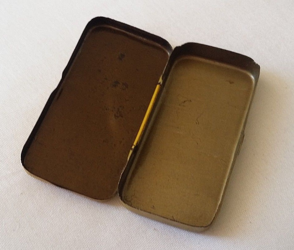 PG366 - Gramophone needles PICK - UP BOX EMPTY GRAMOPHONE DOTS
