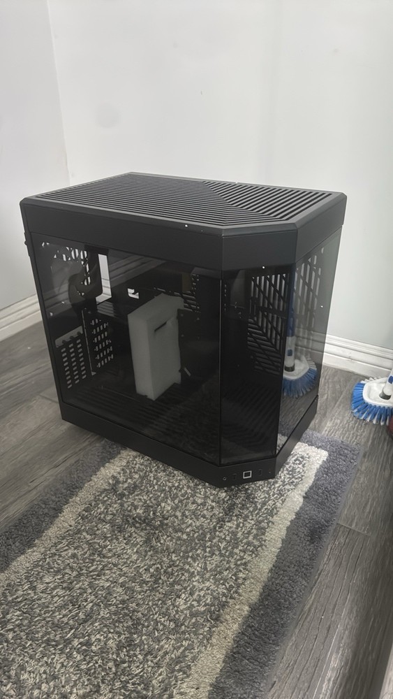(read description) HYTE Y60 ATX Mid Tower case black