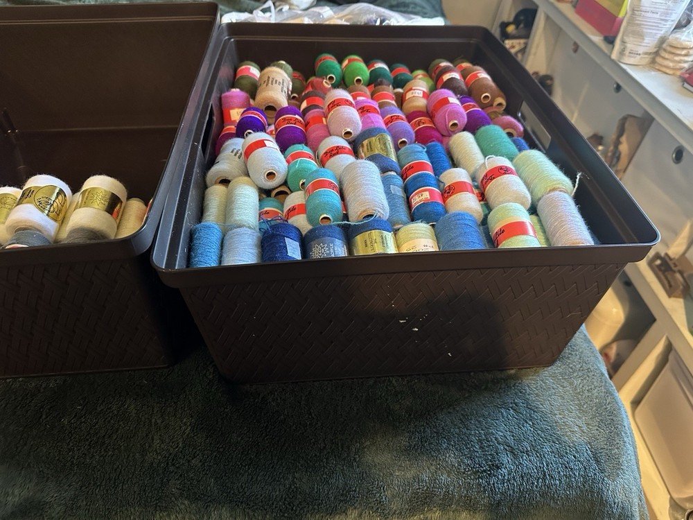 Dee Lite Red And Pretty Punch Threads Bulk Lot Approx 620