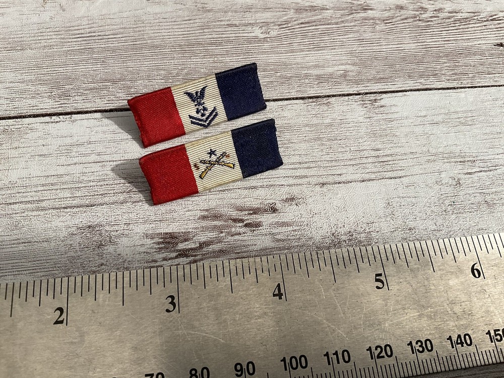 ORIGINAL WWII PIN HOMEFRONT RIBBON PAIR