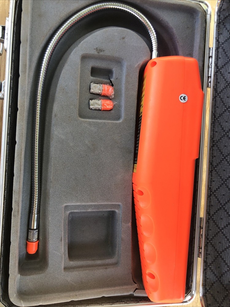 Cen-Tech Electronic Freon & Halogen Leak Detector 92514 BB3