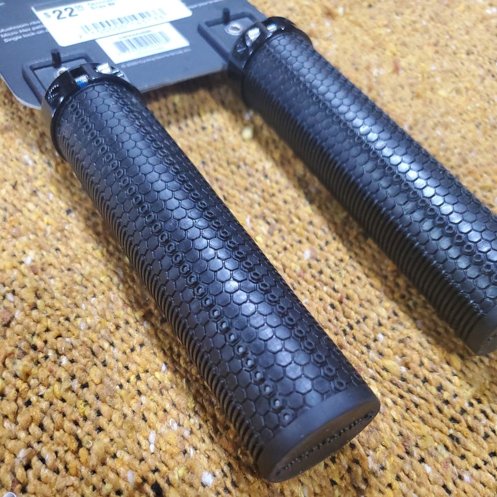 Cannondale TrailShroom Grips, Black, Lock-on, 31mm width, Micro-Hex Pattern