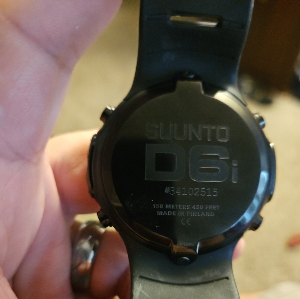 Suunto D6i All-Black Wrist Dive Computer - Open Box, Never Used
