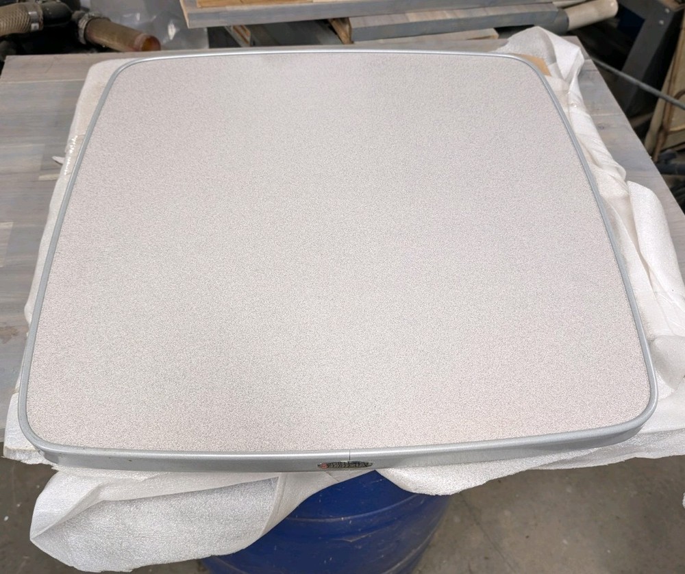 Beurteaux Marine Table 23.5" X 23.5"