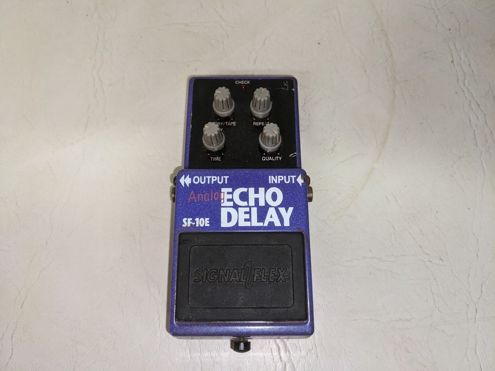 SIGNAL FLEX SF 10E Analog ECHO DELAY (153)