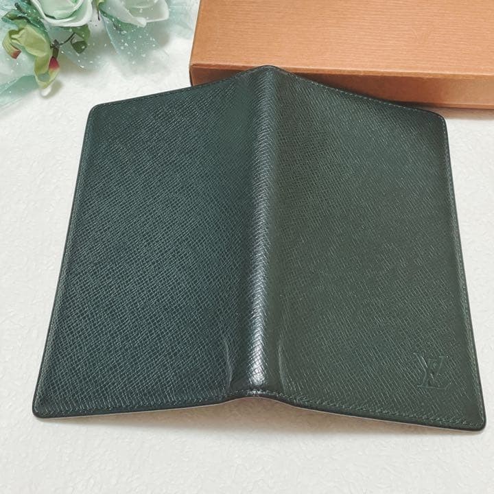 Used Louis Vuitton Taiga notebook case