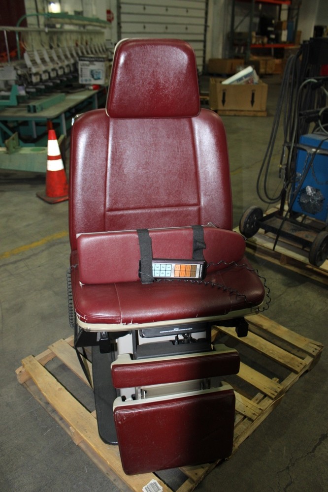 Midmark   Model 411  Exam Table  115V