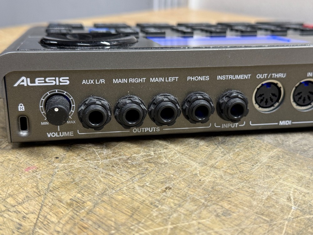 Alesis SR-18 Drum Machine
