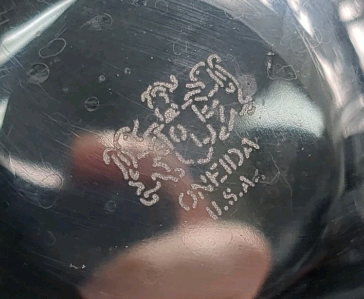 Oneida Footed Silverplated Tea/Coffee Pot 11" Tall - CLEAN!