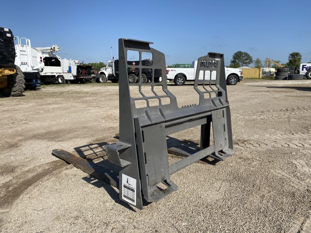 BERLON WTBPFF-48-2 48" 5,500 LB. PALLET FORK SET, CLASS II