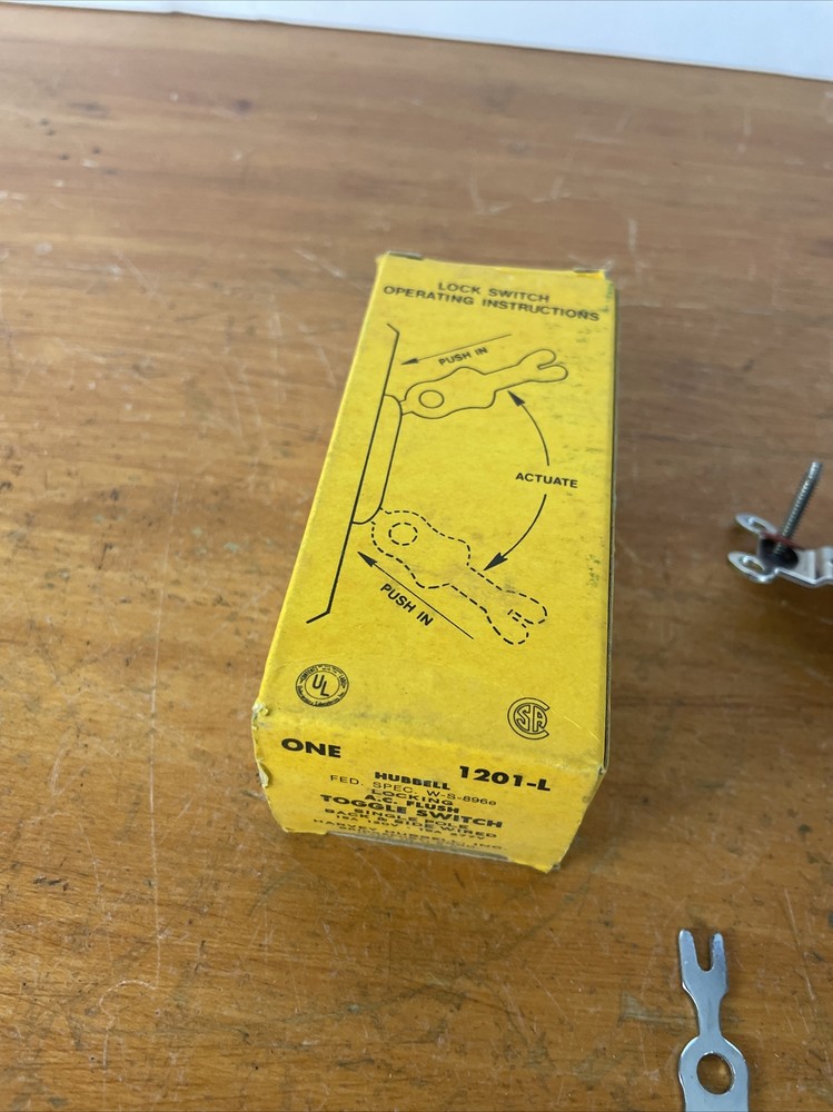 Vintage Hubbell Toggle Keyed Lock Locking Switch w/ Key, Single-Pole 15A 1201-L