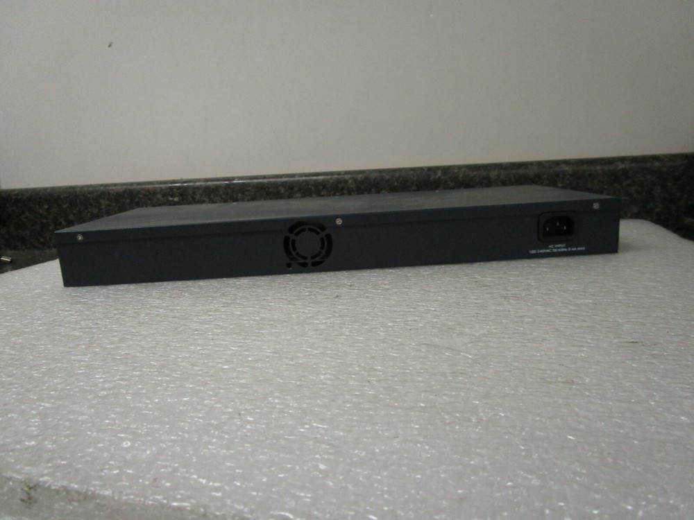 ZyXEL Dimension ES-2024 24 Port Managed Switch