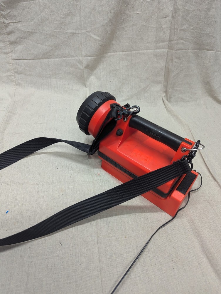 Streamlight LiteBox EMS Firefighter Flashlight With Charger