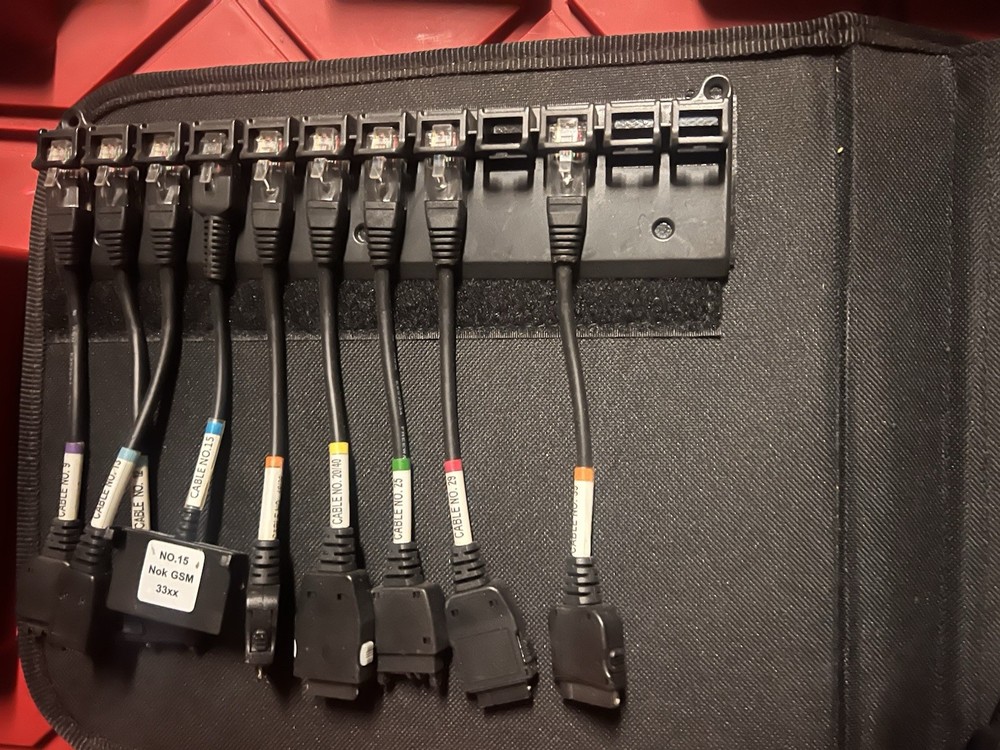 Electronic Phone Cable /  Display Folder With Cables