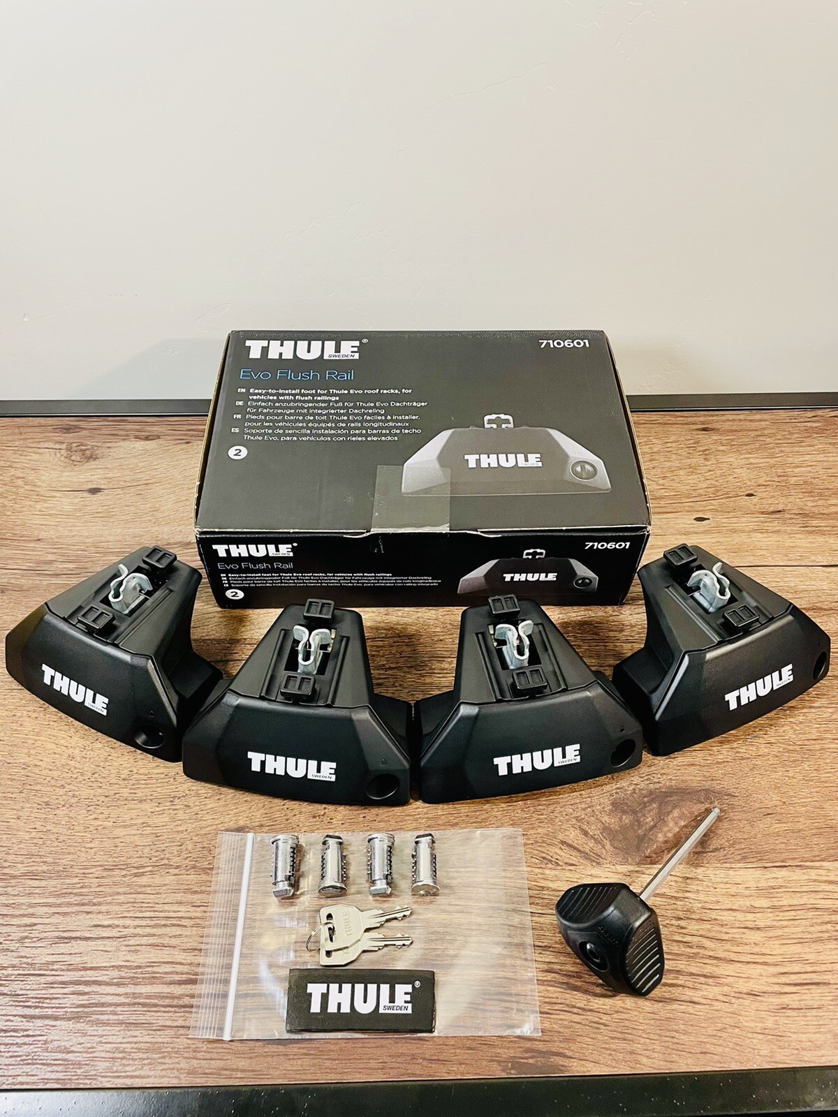 Thule Evo Flush Rail Foot Pack 710601 + Free Thule Lock/Key Set (Extra 69.95$)