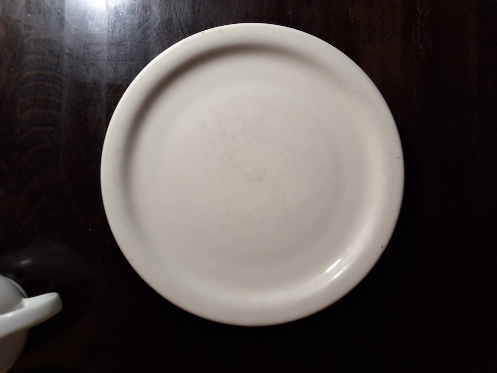 Tuxton 10.5" Dinner Plate Off White Restaurant Ware