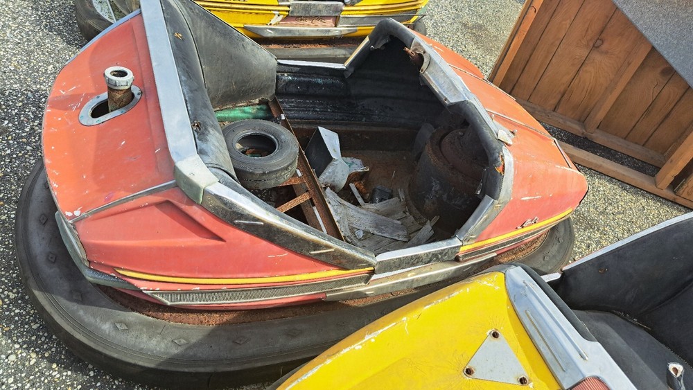 bumper cars amusement
