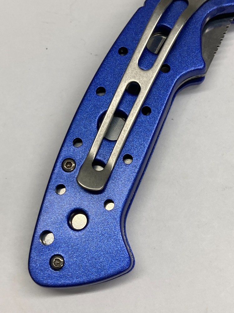 Blue Folding Super Knife w/Combo Blade, Thumbhole, Linerlock C-813BL