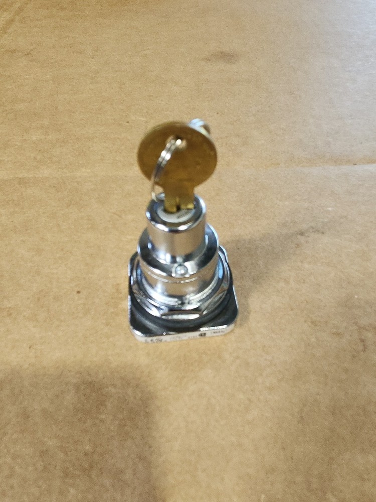 NEW SIEMENS 52SC6GH KEYED SELECTOR SWITCH