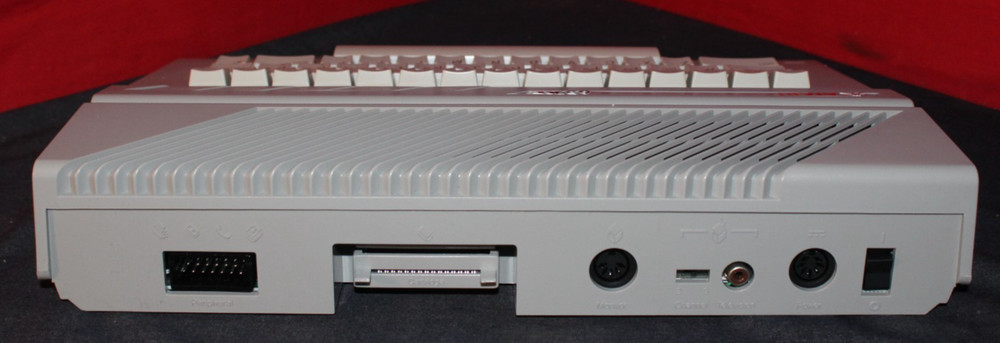 Atari 65XE Personal Computer Tested Working w/ Games and Cables AO4077664