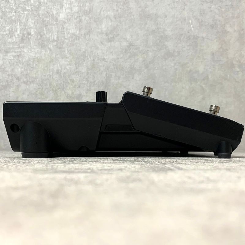 LINE 6 POD GO Multi Effects Processor Guitar Black with AC Adapter