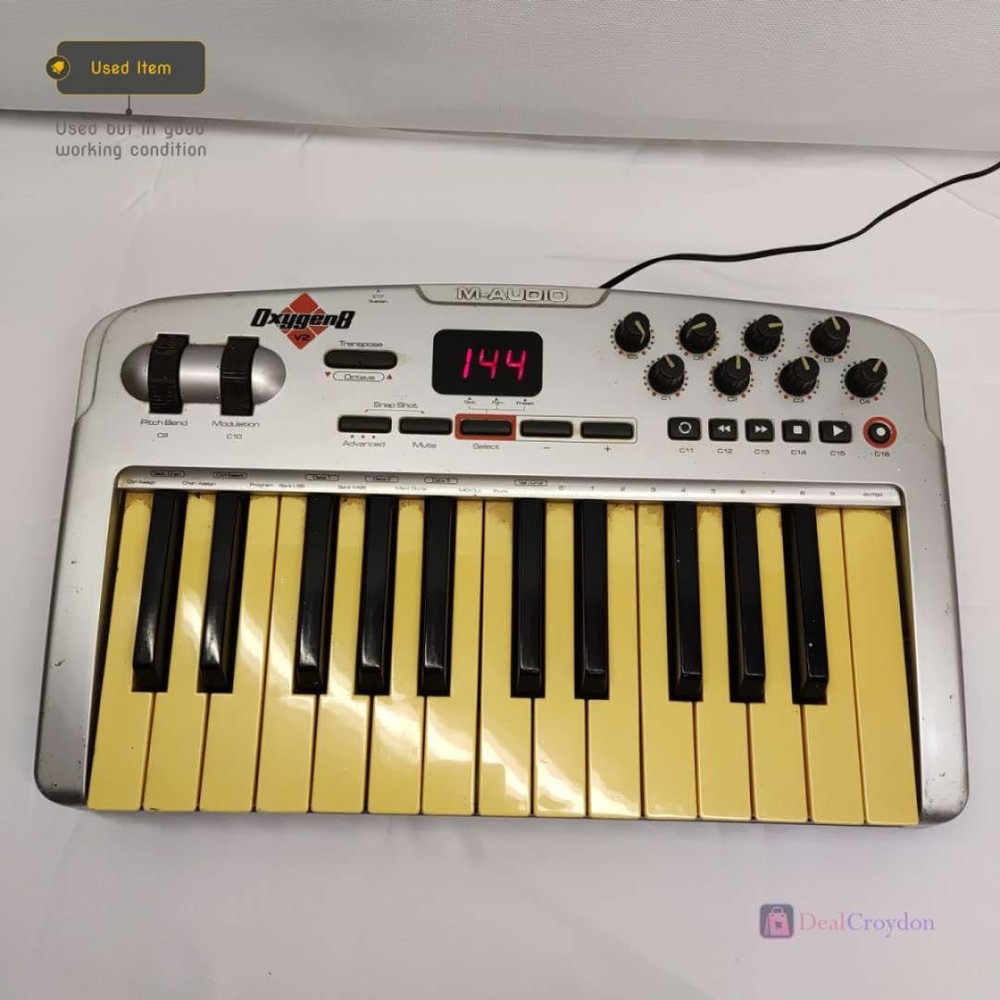 M-AUDIO OXYGEN 8 V2 PORTABLE 25 KEY CONTROLLER KEYBOARD