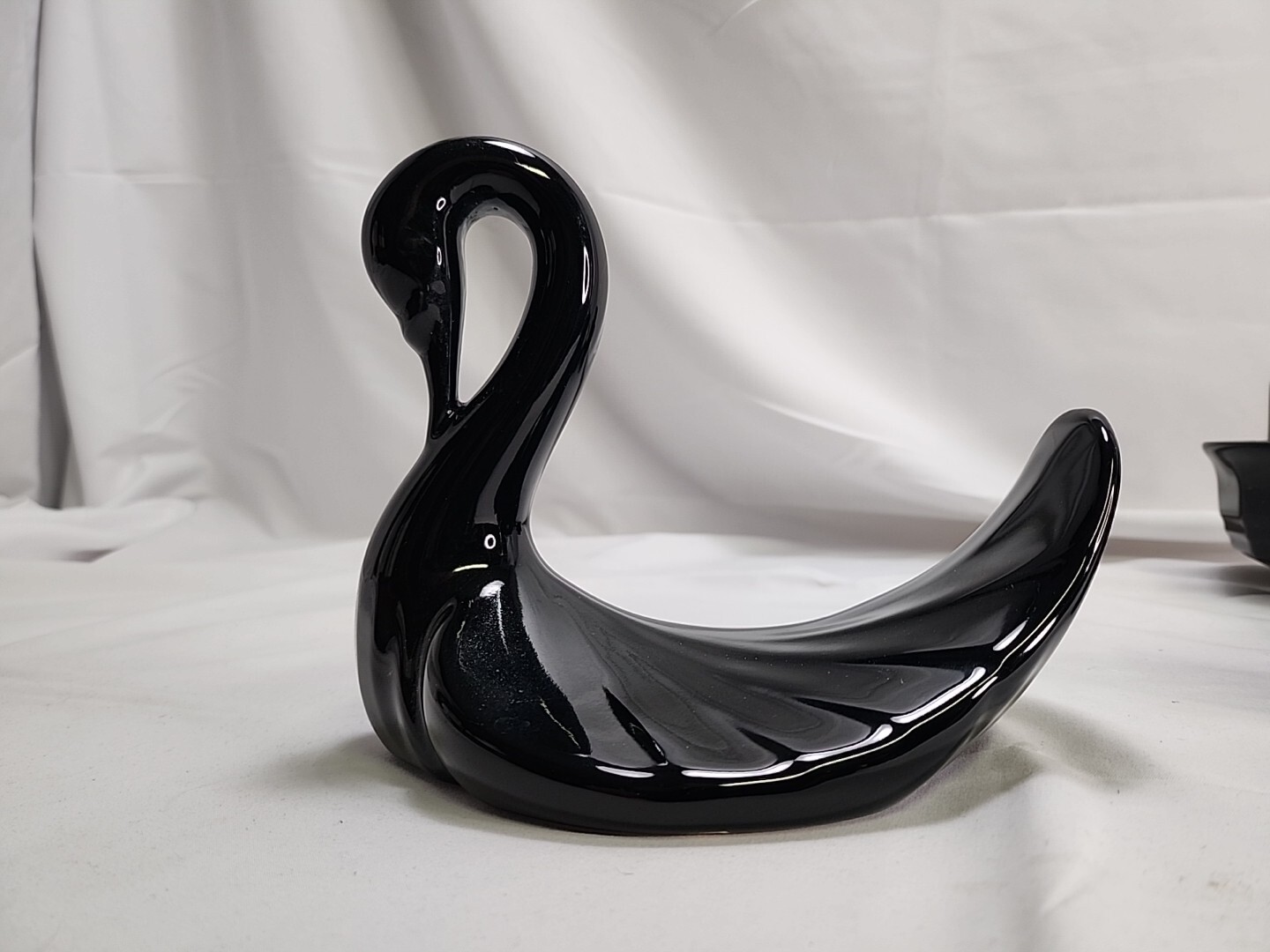 1980's Pfaltzgraff Swan Towel Holder Seashell Toothpaste Hand soap Bathroom Set