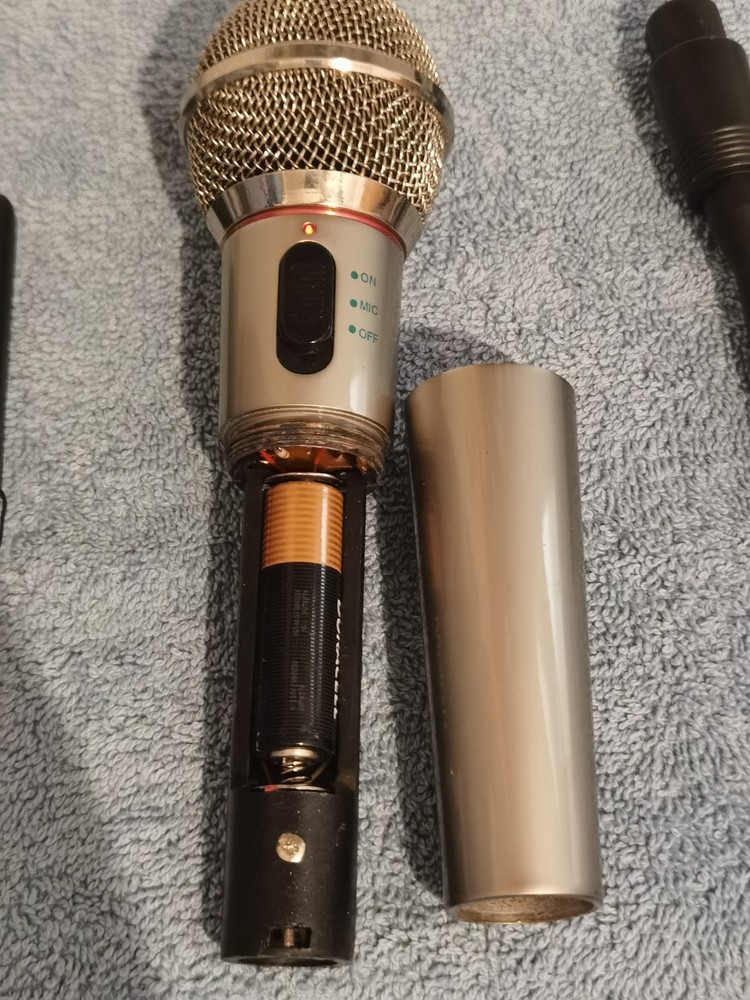 Vintage Sony WM2000 Wired/Wireless Microphone With Transmitter. Read Description