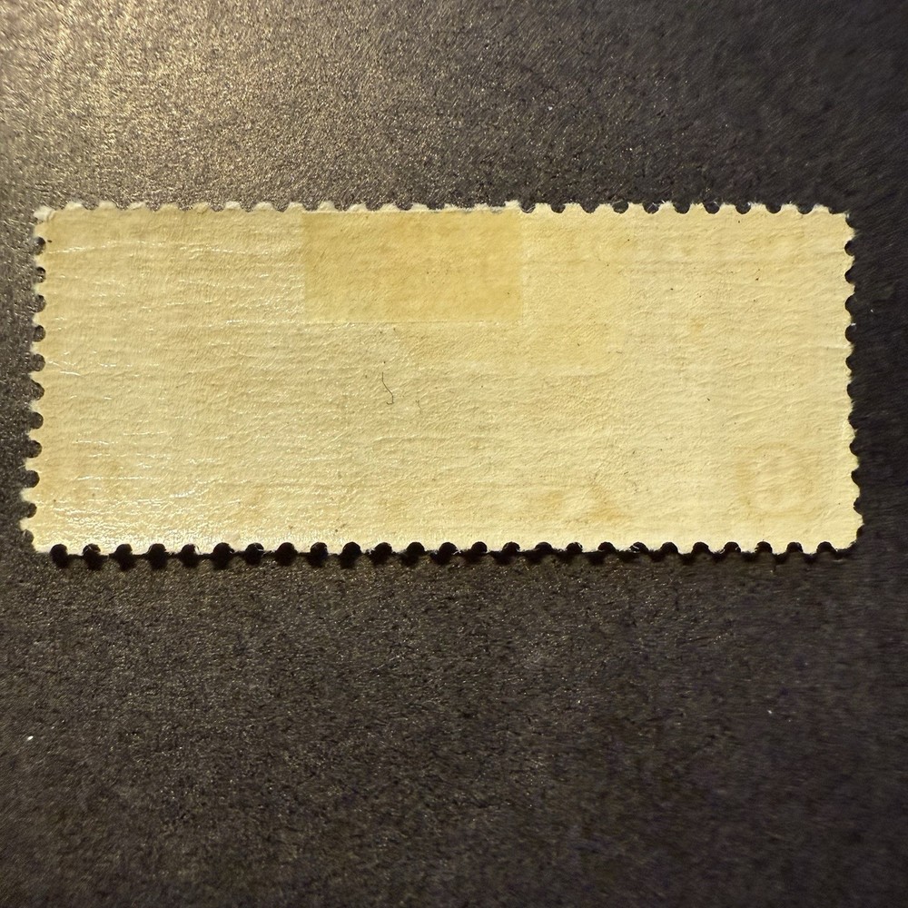 US Scott# C17 8c Winged Globe Airmail Mint Hinged