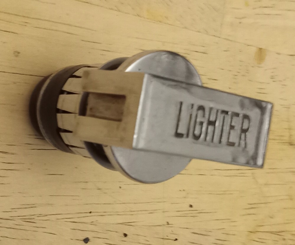 VINTAGE CASCO CIGARETTE LIGHTER (CHROME)