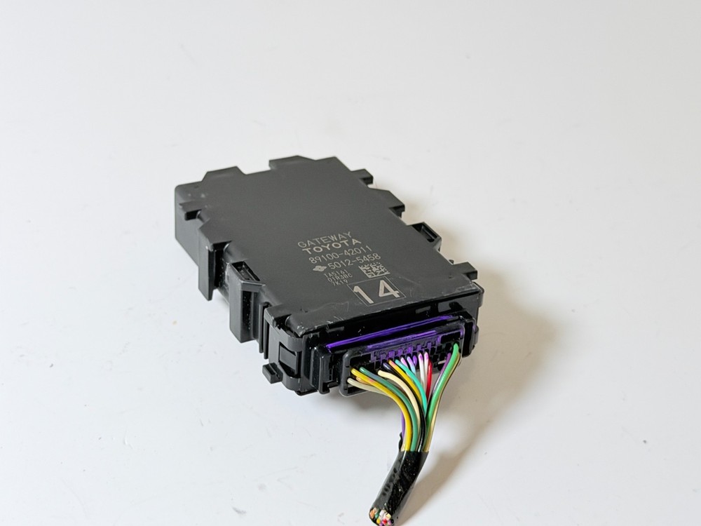 2018 TOYOTA RAV4 GATEWAY CONTROL MODULE | OEM 89100-42011