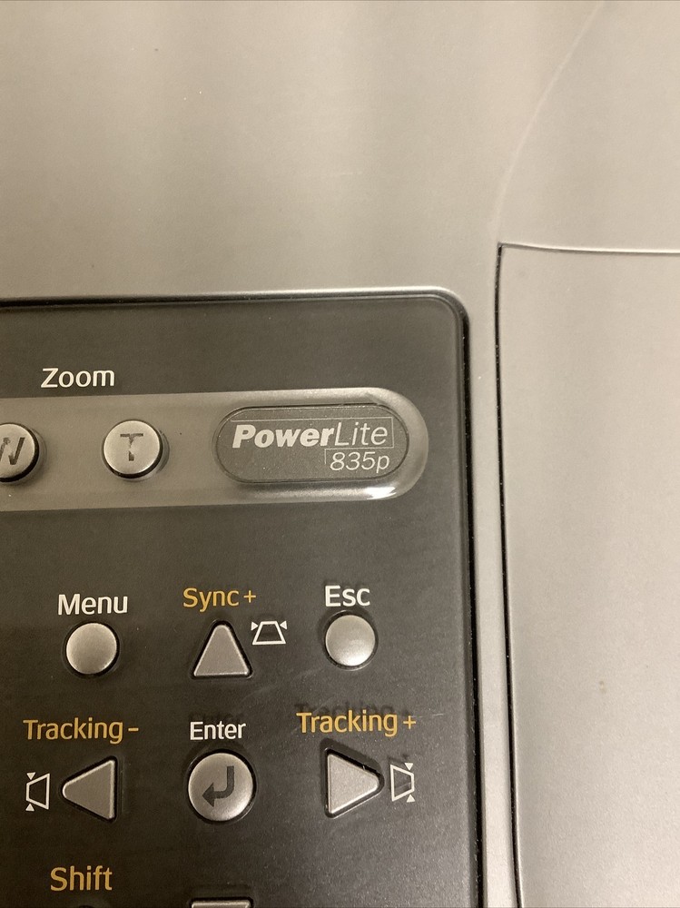 Epson 3LCD PowerLite 835p EMP-835 Projector
