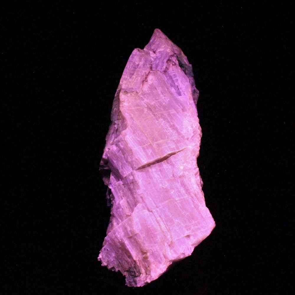 AGRELLITE--STRONG FLUORESCENT! KIPAWA, CANADA NICE DISPLAY PIECE!  #4296