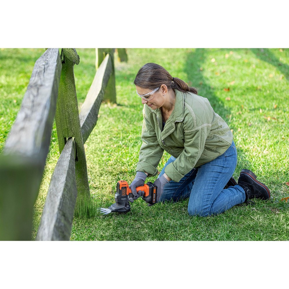BLACK+DECKER MATRIX™ Shear Shrubber Attachment - BDCMTSSSTFF