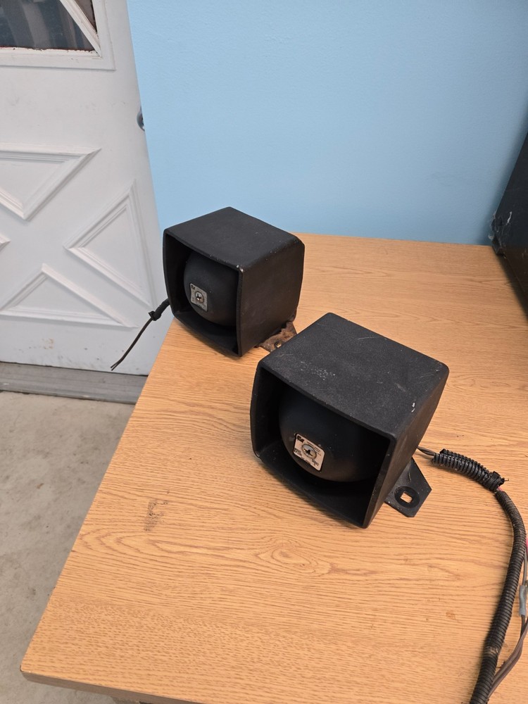 Federal BP100 Speakers with brackets