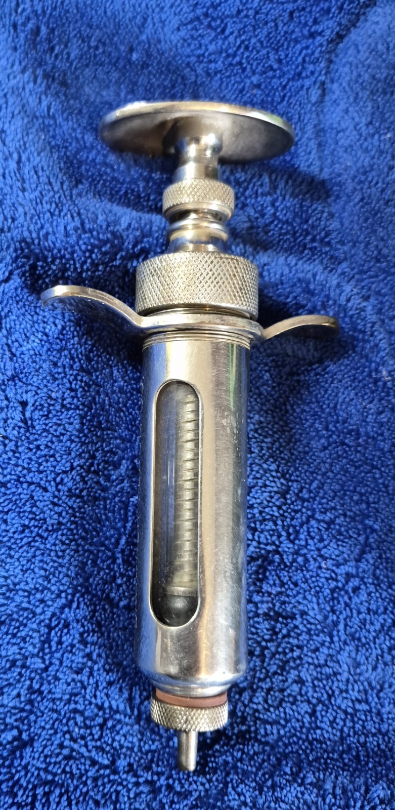 VINTAGE Veterinarian , DOCTOR METAL SYRINGE