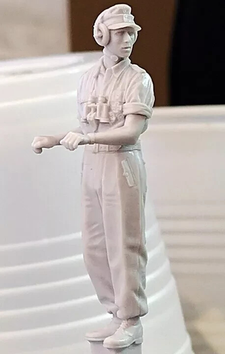 Alpine Miniatures 35265 1/35 German Panzer Commander Summer Set (2 Figures)