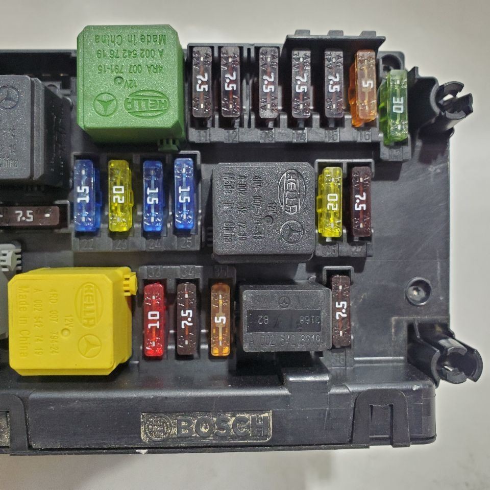 2014 Mercedes E550 OEM Sam Fusebox Module a2129006924