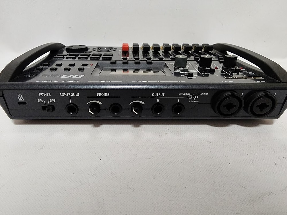 ZOOM R8 Multitrack 8 Track Digital Recorder Sampler
