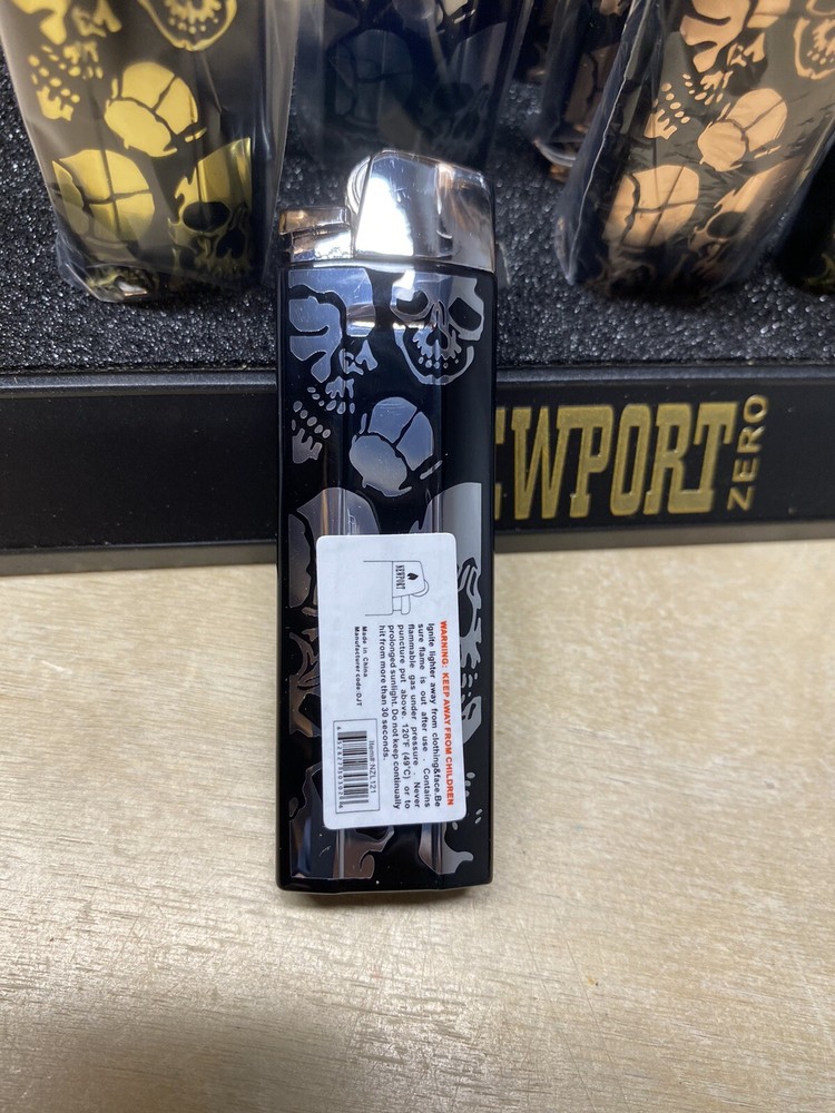 Newport Zero Single Jet Torch Cigar Lighter - Skull Theme - Silver - New