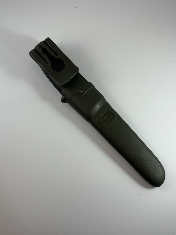 Morakniv Basic 546 Fixed Blade Knife 4in Stainless Straight Edge w/ Sheath
