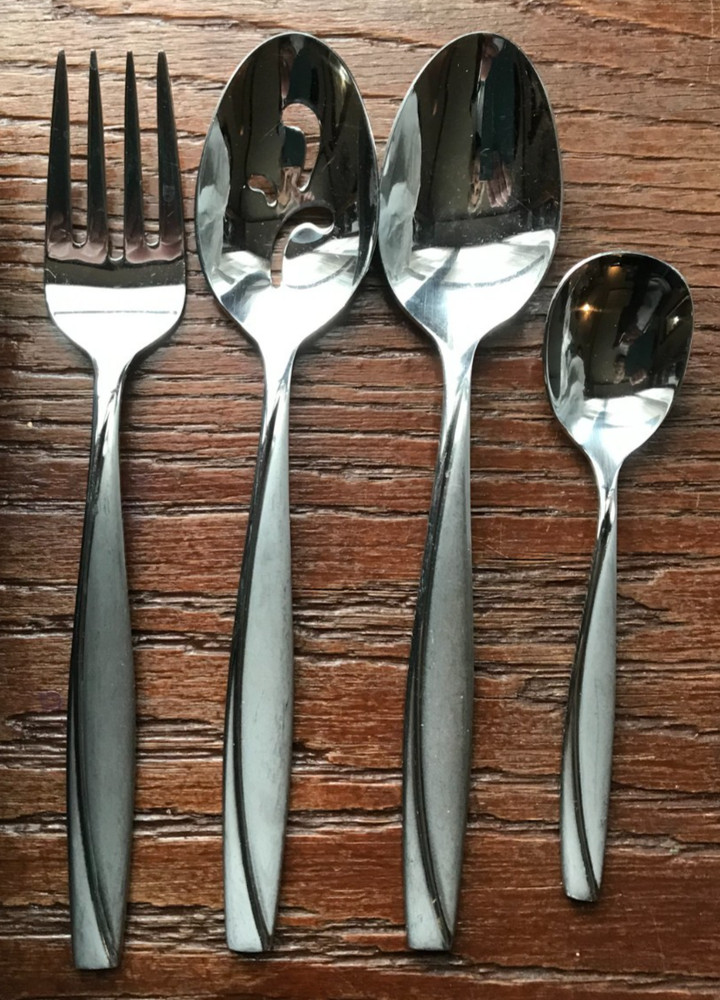 30 pc CAMLYNN CLEO Stainless Flatware Oneida Vietnam